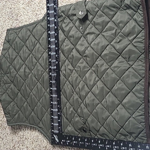 Tahari Green Quilted Vest with Diamond Pattern - Picture 9 of 9